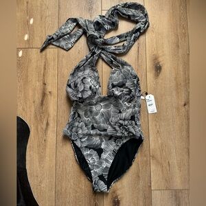 Express Body Contour Convertible one piece swimsuit / L